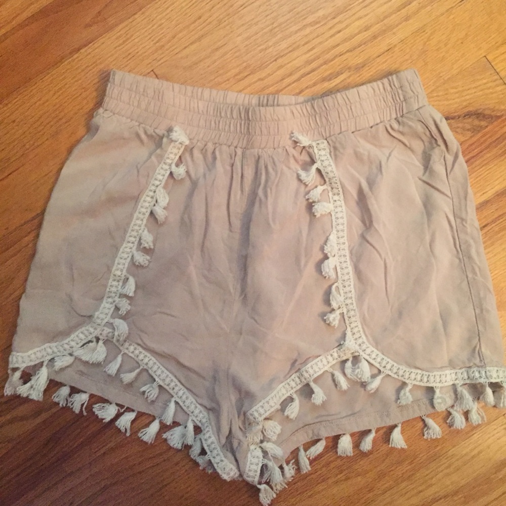 KENDALL & KYLIE TASSEL SHORTS